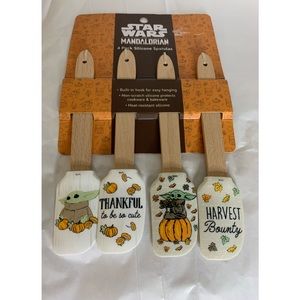 Star Wars Mandalorian 4 pack silicone spatulas, new in package